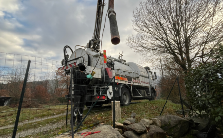 camion de pompage fosse septique à Thuir par Canaplomb