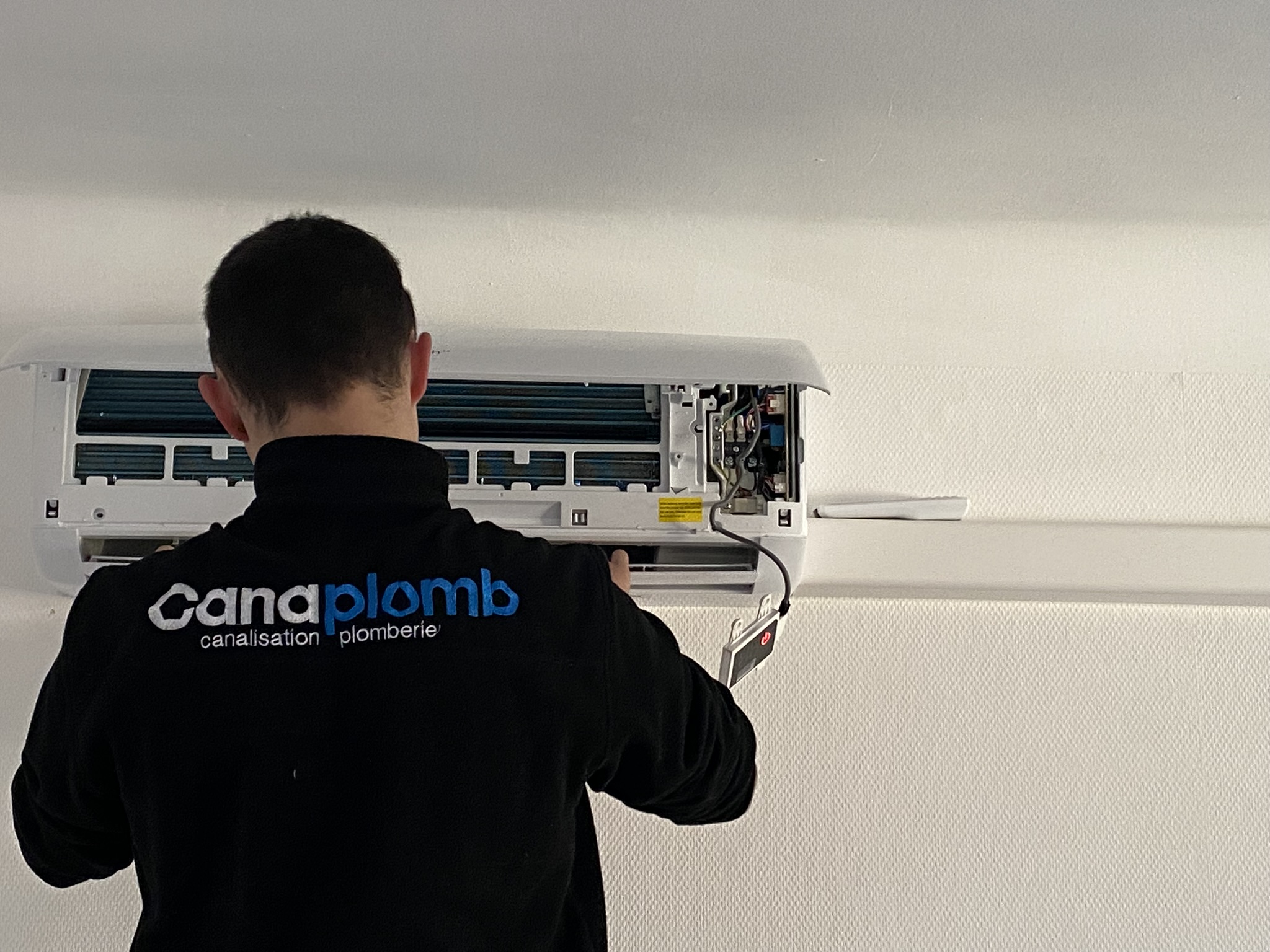 Entretien climatisation Perpignan réalisé par un technicien CANAPLOMB